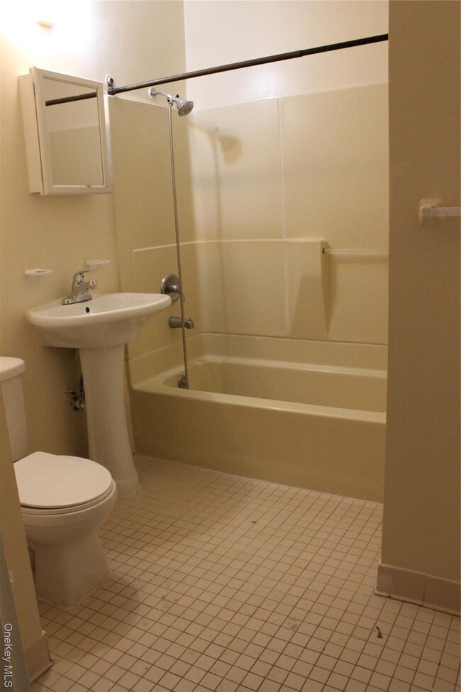 Photo - 1468 Minford Pl