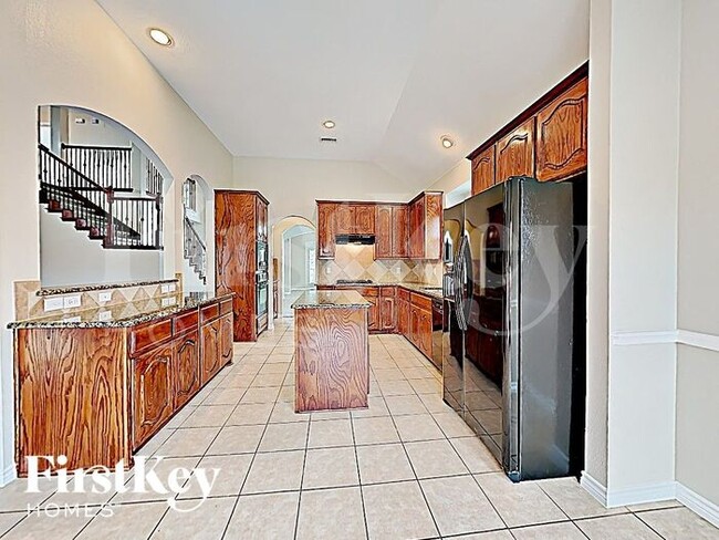 Photo - 304 Wisteria Way