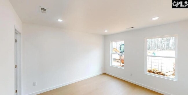 Photo - 380 Davis Rd