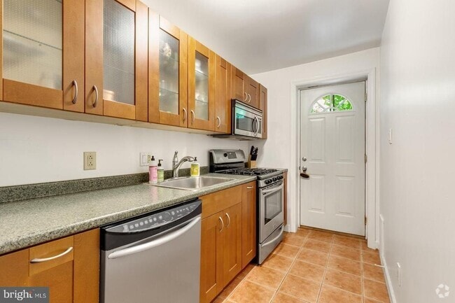 Building Photo - 2208 Christian St Unit 1 Rental