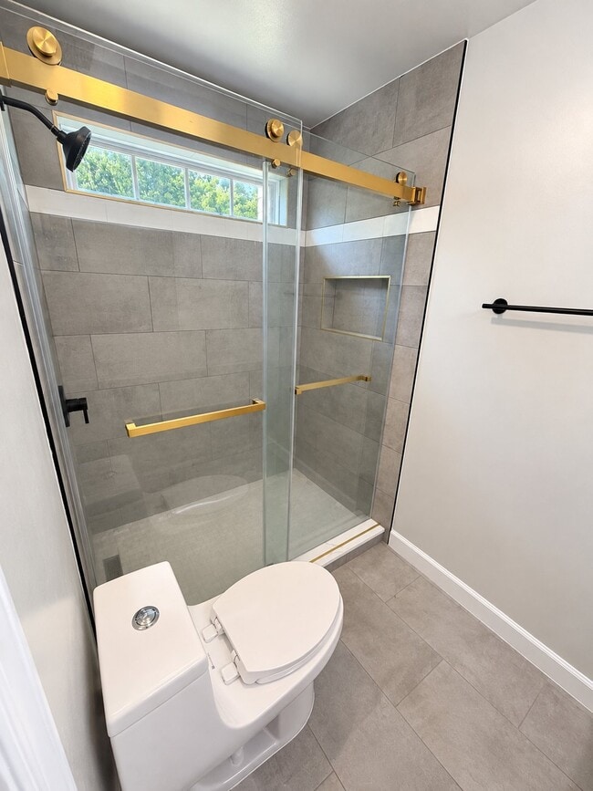 Photo - 3364 Vineland Pl