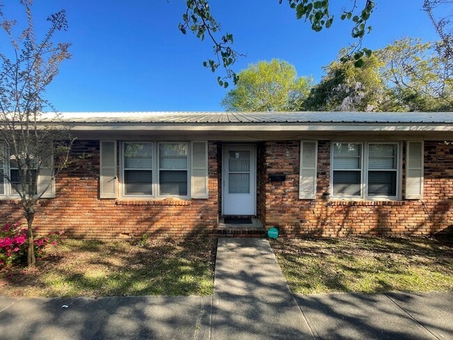 Building Photo - 145 Pierce Ave Unit D Rental