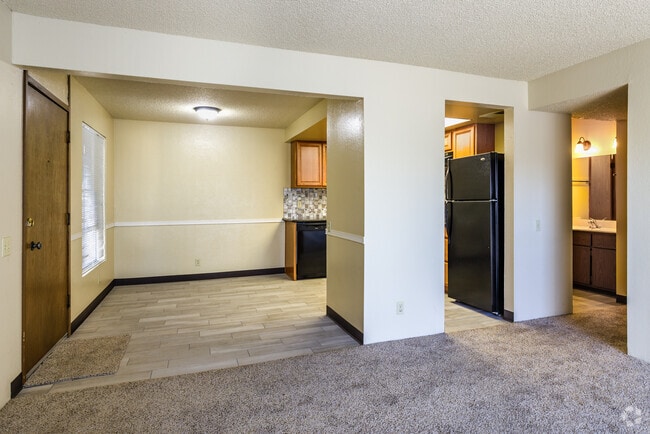 2BR, 2BA - 980SF P