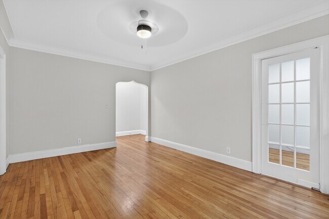 Photo - 137 Englewood Ave