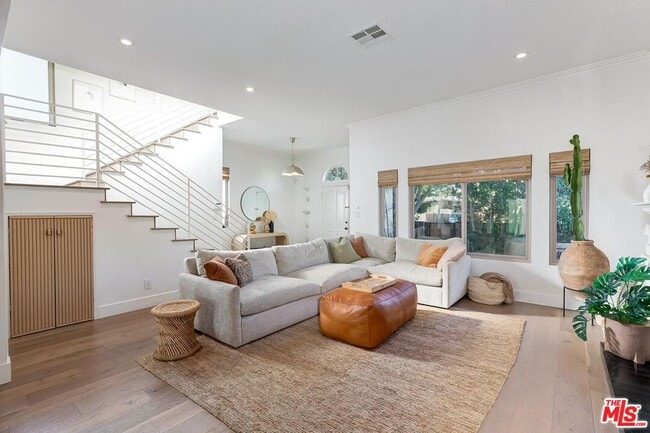 Photo - 810 Commonwealth Ave