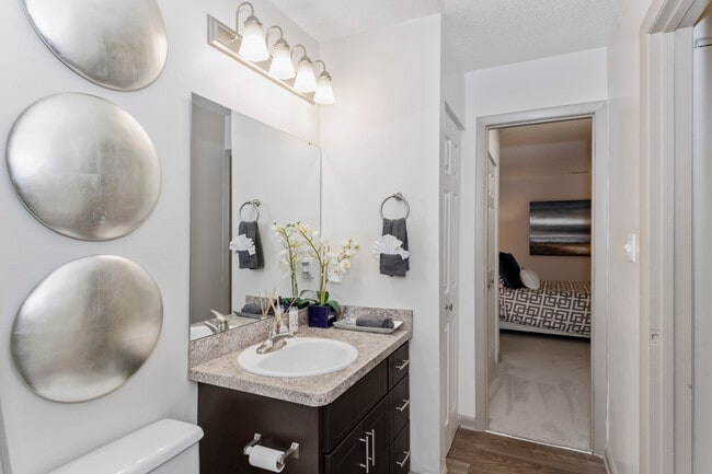 Canopy at Baybrook Apartments