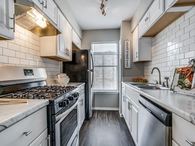 Photo - Greenbrier Apartments