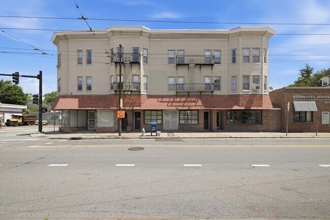 Building Photo - 193 Concord Ave Unit 5