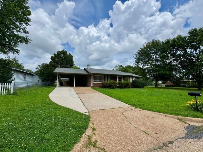 Photo - 130 Roxie Dr House