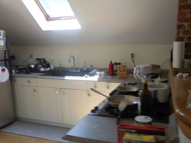 Photo - 21 Sessions St