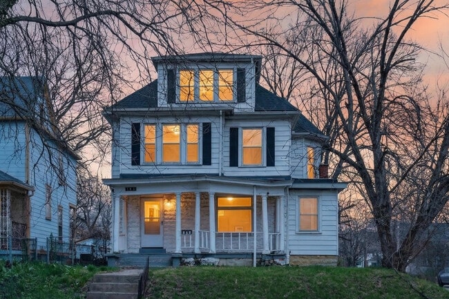 Building Photo - 102 Rockwood Ave