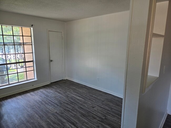 Photo - 6212 Walden Ave Unit Apt A
