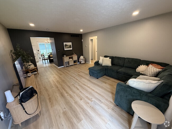 Building Photo - 291 Hunter Ave Unit ID1071614P Rental