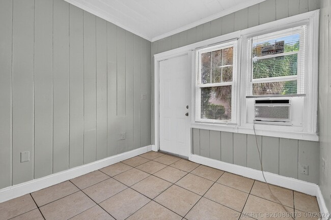 885-887 7th St Unit 200