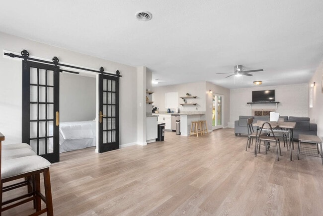 Photo - 4070 Arbutus Dr Unit ID1327726P