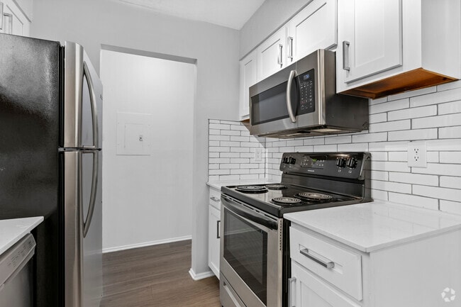 2BR, 2BA - 984SF - Kitchen