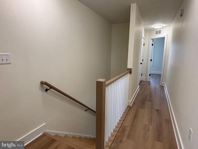 Photo - 113 W North St Unit 200