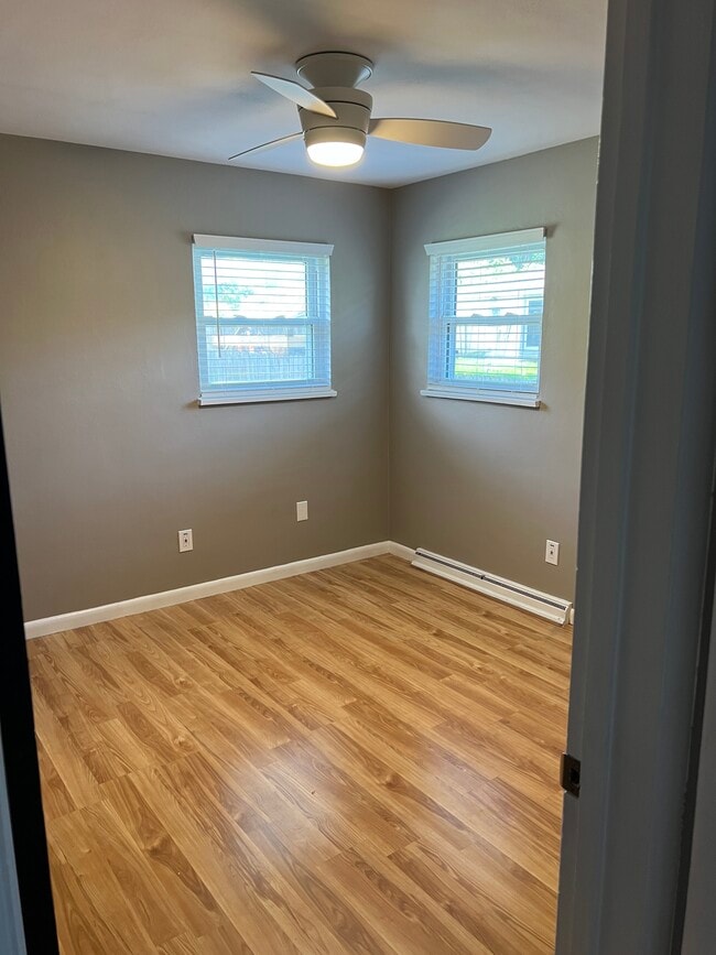 Photo - 1122 Sharon Ave