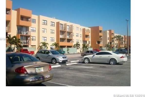 Building Photo - 8002 SW 149th Ave Unit B109