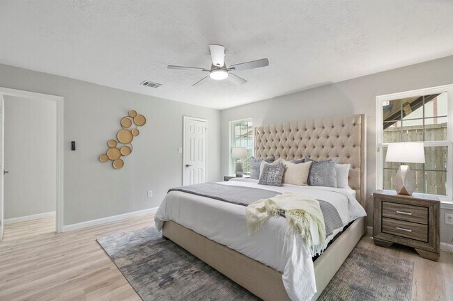 Photo - 1819 Redwood Ct