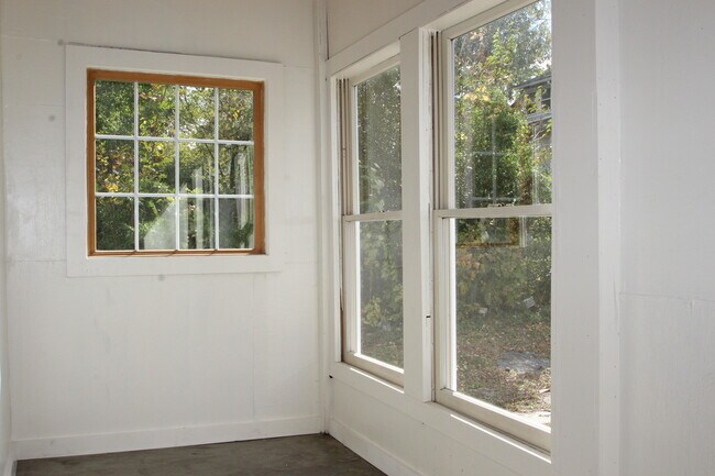 Photo - 6907 Belair Rd Unidad 1st FL Rear