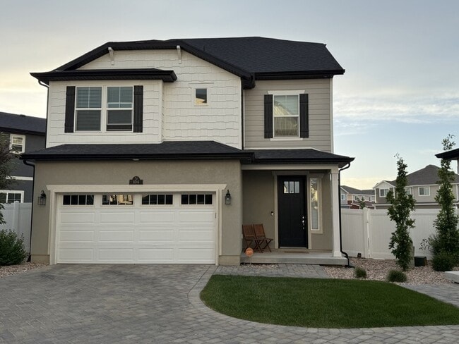 Building Photo - 104 E Polaris Dr