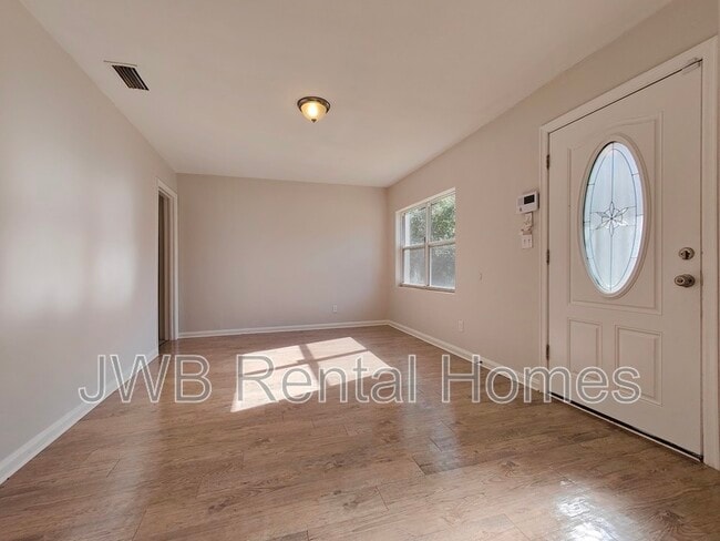 Photo - 5149 Astral St