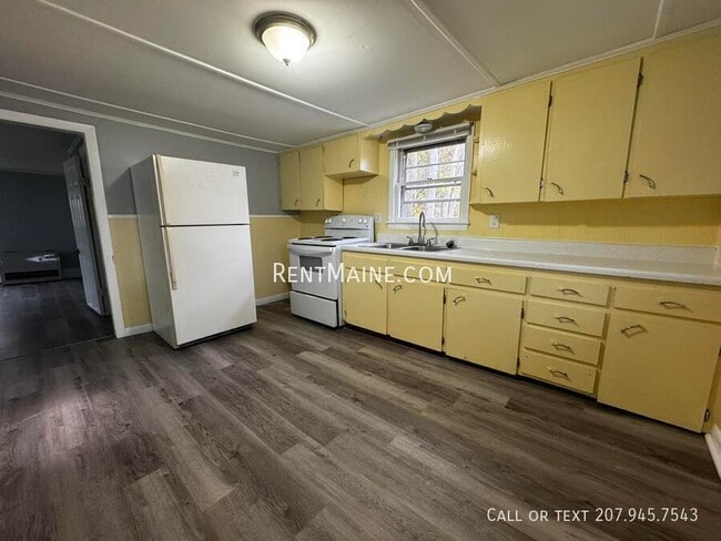 Building Photo - 1 Collins St Unit 1