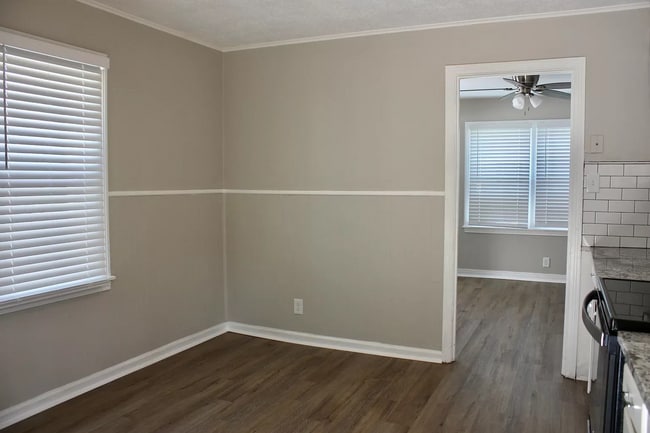 Photo - 1017 Crestline Rd NW