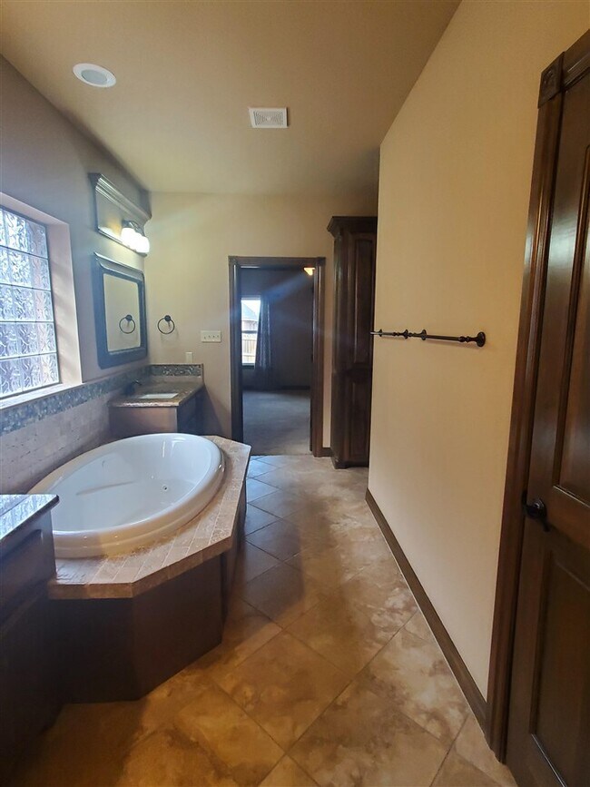 6807 SW Oakley Rental House Rental in Lawton, OK