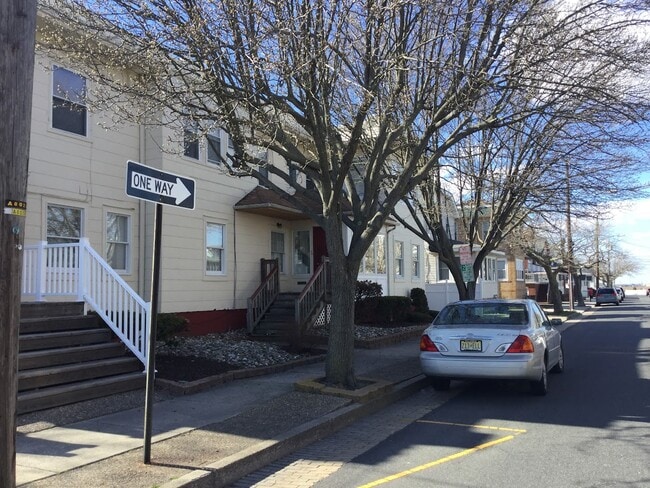 Building Photo - 2 N Austin Ave Unit Bayside