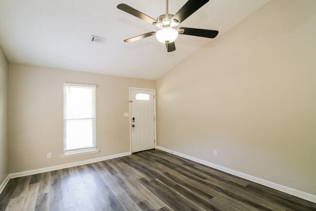 Photo - 7943 Taylor Cir