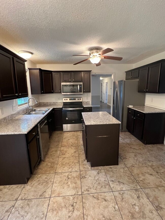 Photo - 2000 Lakebarry Dr