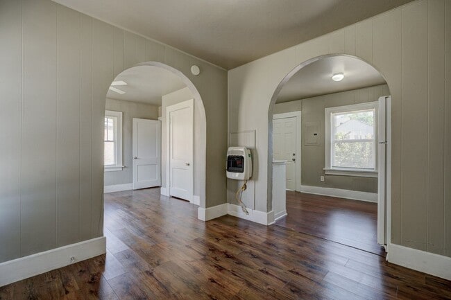 Photo - Welcome To This Charming 1 Bedroom House L...