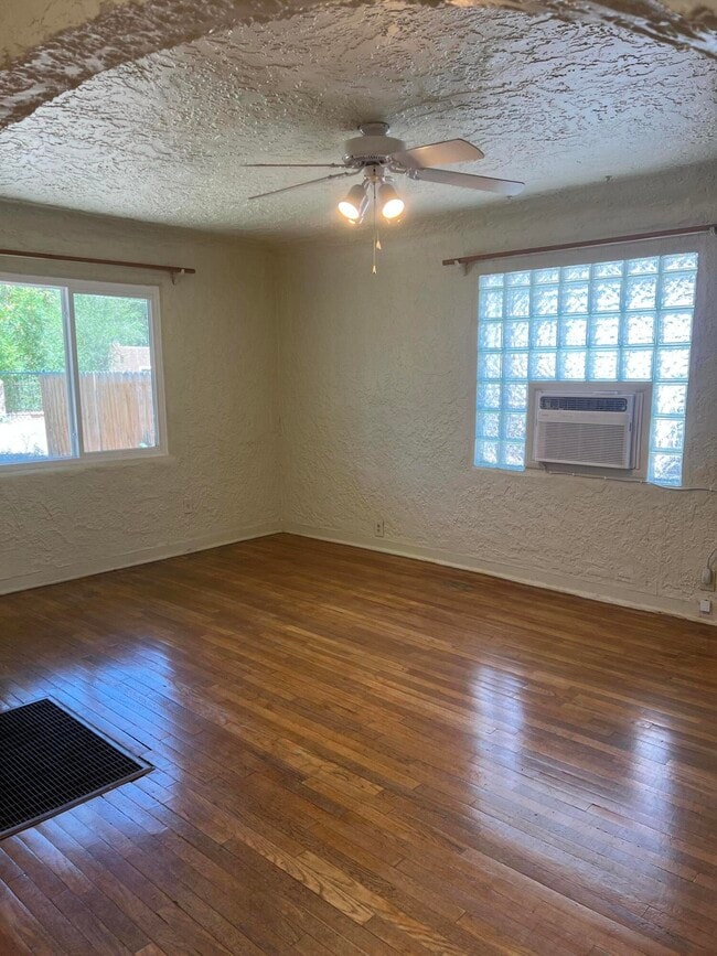 Photo - 1230 Montrose Pl SW