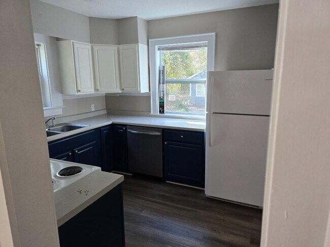 Photo - 4928 Oleander Dr