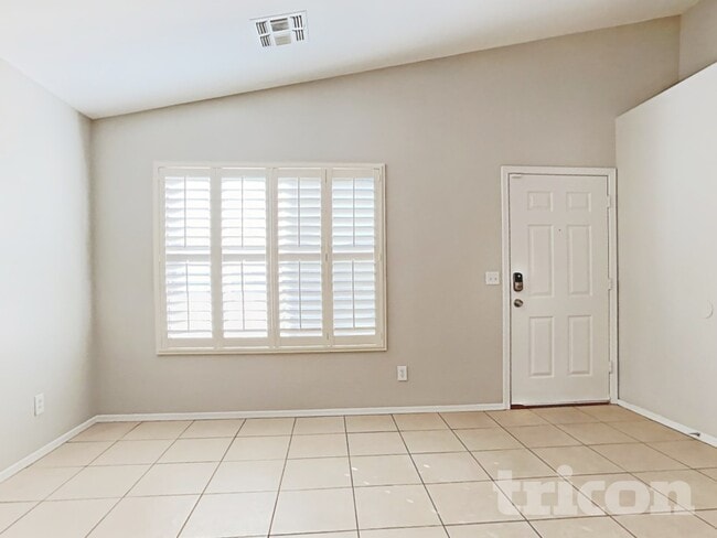 Photo - 15848 W Adams St