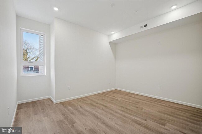 Photo - 105 N 63rd St Unit 5