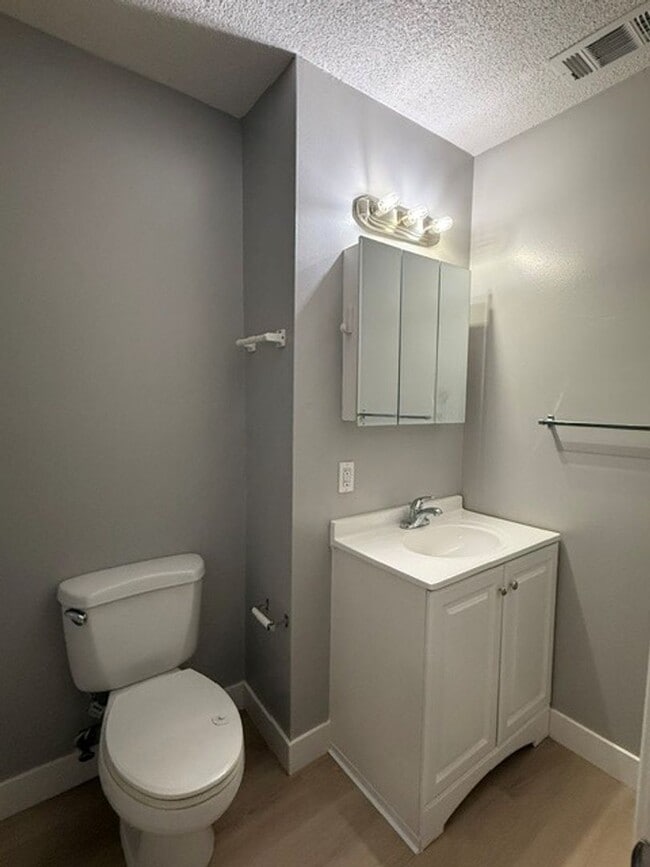 Photo - Spacious 3 Bedroom, 2 bath Single Family Home