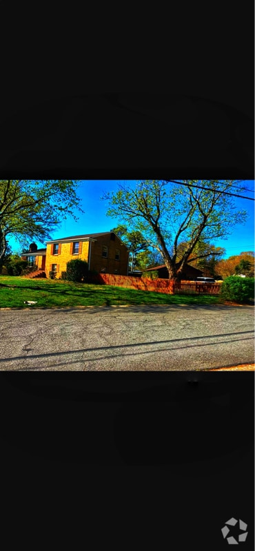 Building Photo - 7100 Park Rd Rental