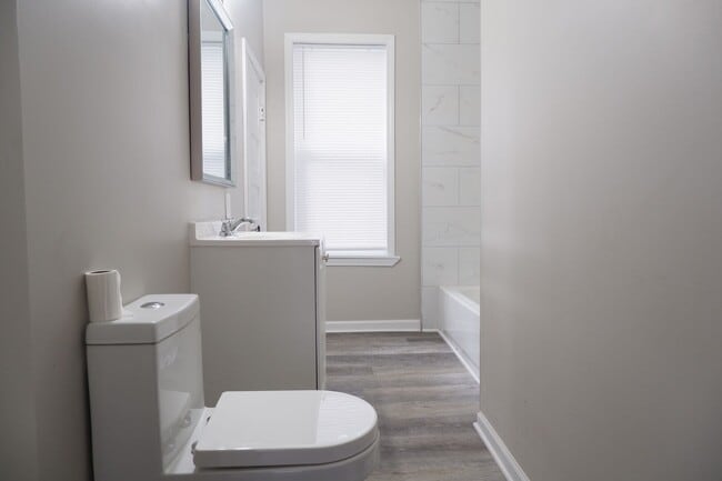 Photo - Must see two bedroom Apartment in bustling... Unidad 1