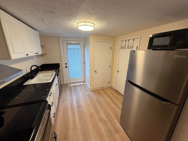 Photo - 7657 SE Market St Unit Basement