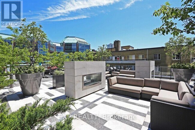Photo - 101 Charles St E Unit 4804
