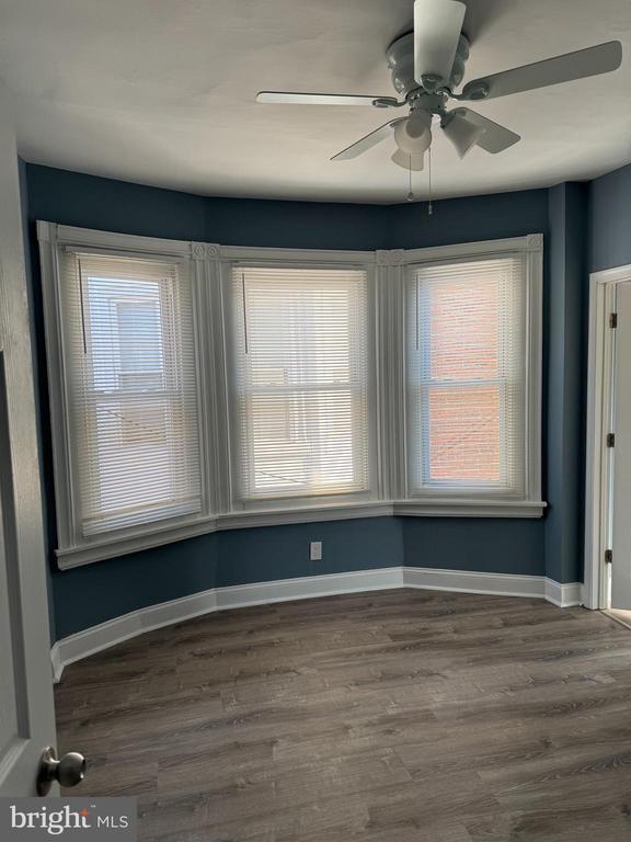 Photo - 5332 Pine St