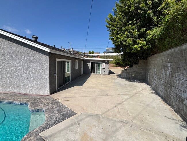 Photo - 677 Taft Ct