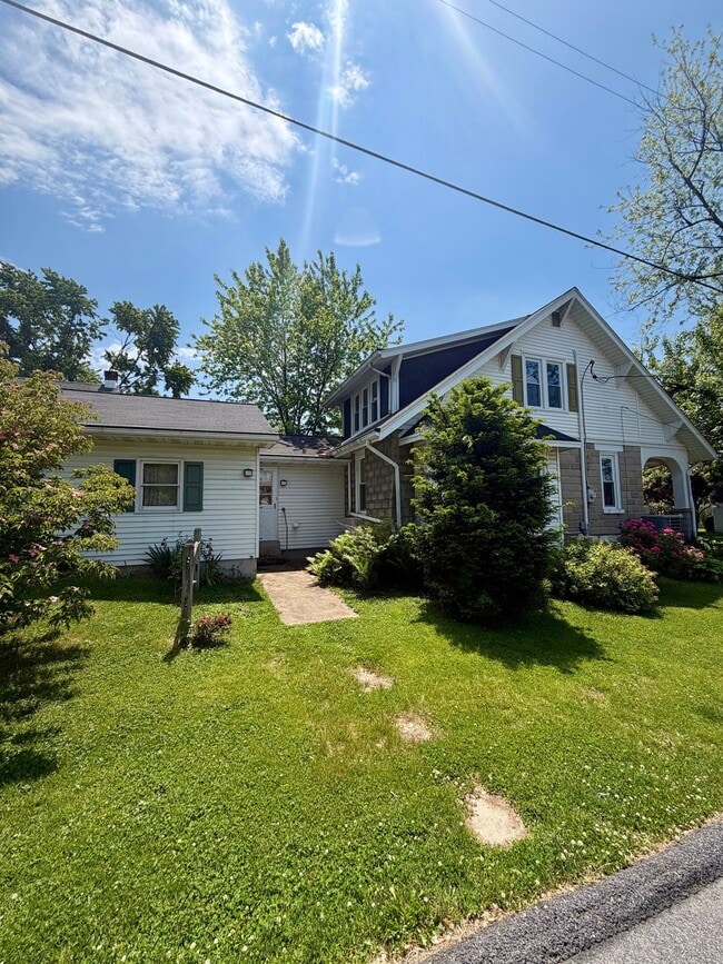 Photo - 101 Roselawn Ave