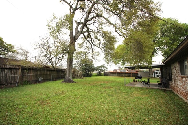 Building Photo - 3706 Chadwick Dr