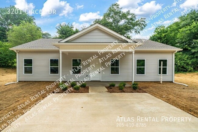 Building Photo - 3201 Circle Dr