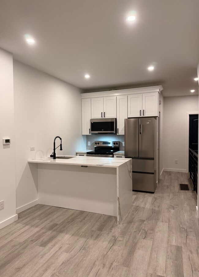 Building Photo - 3340 Potter St Unit 1