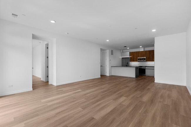 Photo - 204 S Leavitt St Unit 201